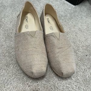 Toms